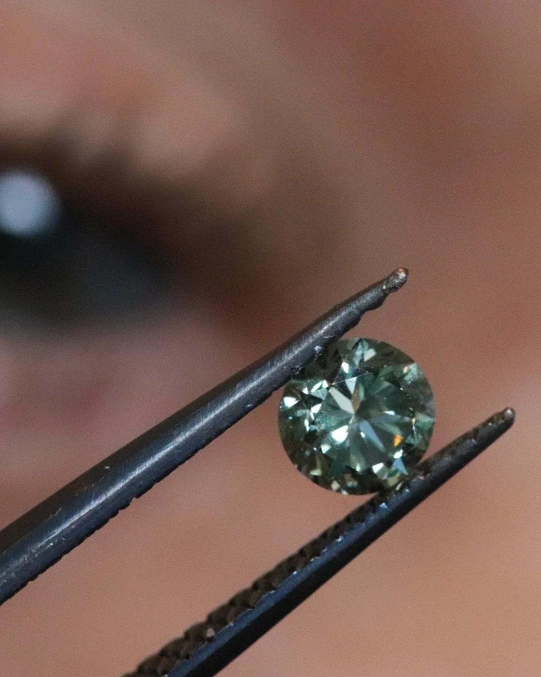 💎 Wat zijn lab-grown diamanten eigenlijk?
Steeds meer mensen ontdekken ze &mdash; maar velen vragen zich af: zijn ze wel &eacute;cht? Het antwoord is: JA!

Lab-grown diamanten zijn 100% echte diamanten, met dezelfde schittering, hardheid en chemisch