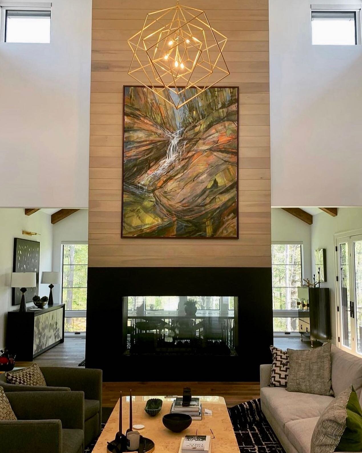 Original Art commissioned for our clients by @jeremy.russell.art
Worth the wait for the finishing touch! Beautiful!
@lsinteriordesign 
@pebbledash_builders 
@lizzysummerlin 
@visualcomfort
#ashevillenc
#sargentctproject