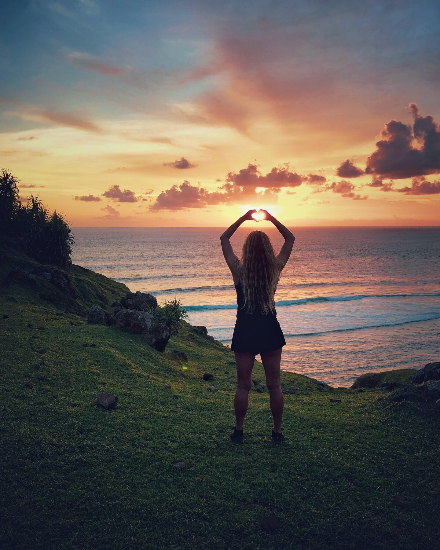 We all deserve freedom, love, health, peace &amp; happiness. It is our birthright.💓
.
.
.
#spreadlove #weareone #freedom #love #happiness #sunsetvibes #yogaretreats #courage #compassion #onelove #collectiveconsciousness #oneworld #goodvibes
