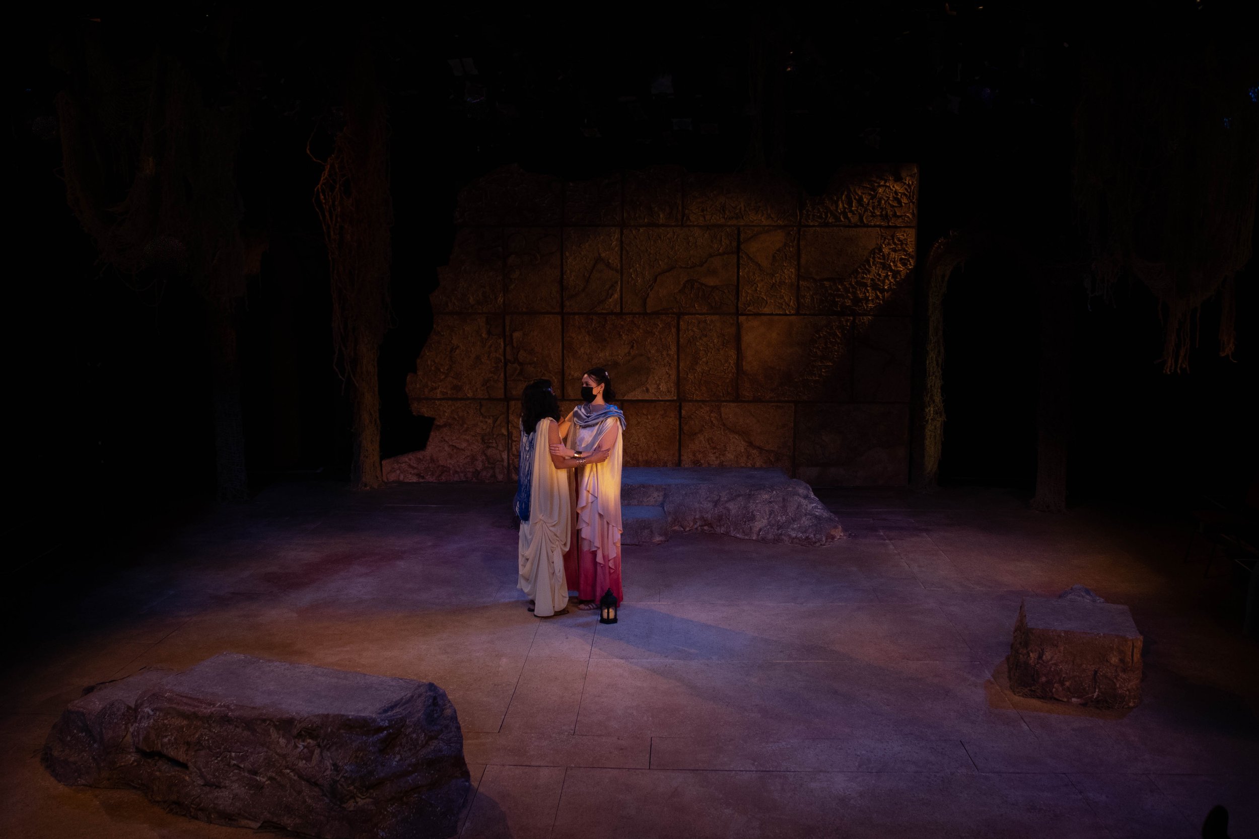 JBS-Antigone-2.jpg