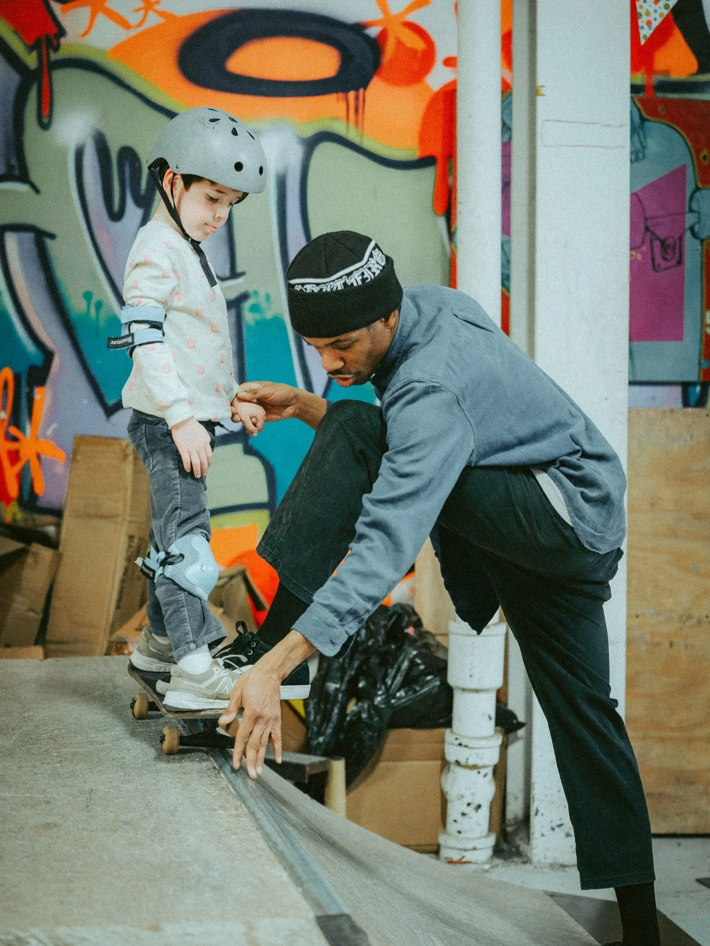 less screen time more skate time 🚫📱

🔥🔥book now | memberships avail🔥🔥

📸 @estebandcaldero 

#❤️skateboarders #kids #children #skate #skateboardingisfun skateeverydamnday chicago chicagoskateboarding chicagoskateboardinglessons kidsfashion skat