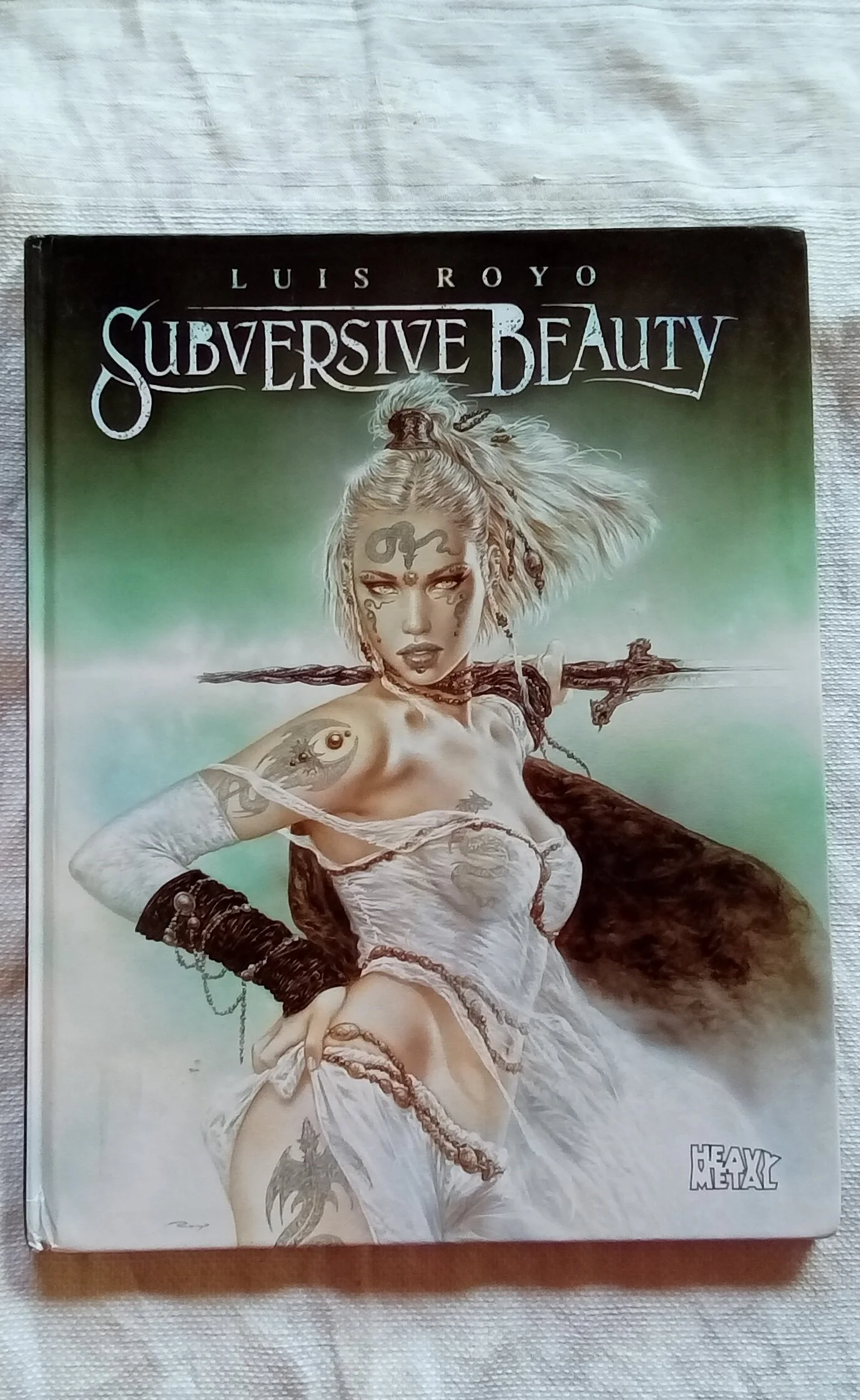 SUBVERSIVE BEAUTY.   LUIS ROYO