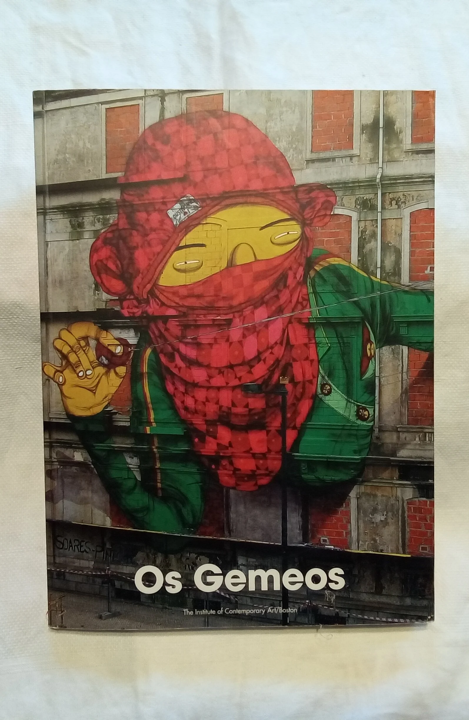 Os Gemeos by Pedro Alonzo (2012) Paperback