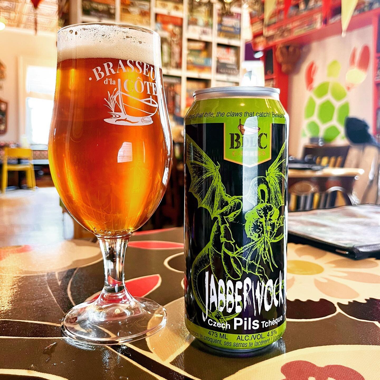 BOOZE NEWS!!! Our @brasseuxdlacote &lsquo;s Moque-Tortue-themed beer has been approved for distribution throughout the Province this summer!!! 

Thirsty now? Stop by Le Moque-Tortue to quench your thirst!
&mdash;&mdash;&mdash;&mdash;&mdash;
Notre #Ja