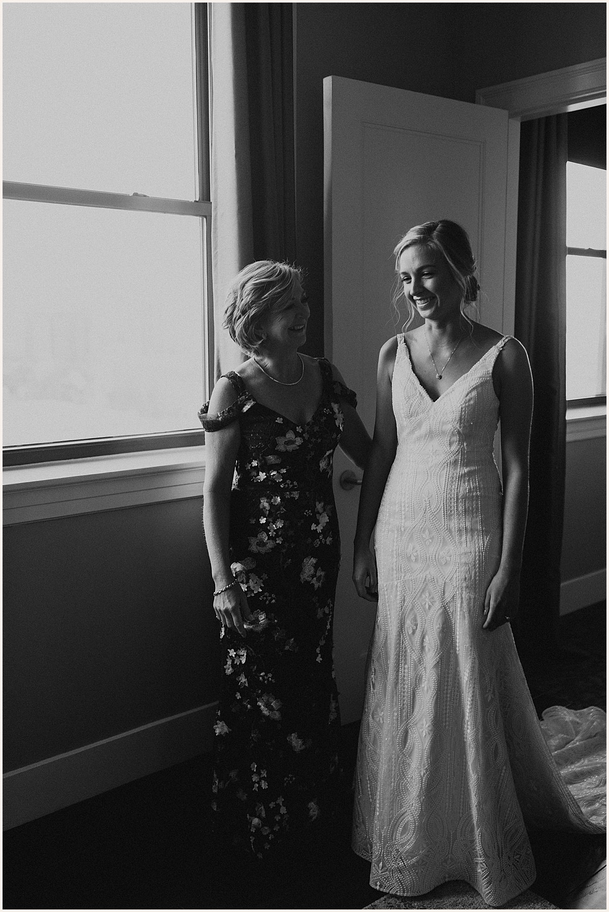 Mom and daughter on wedding day | Lauren Parr Photography