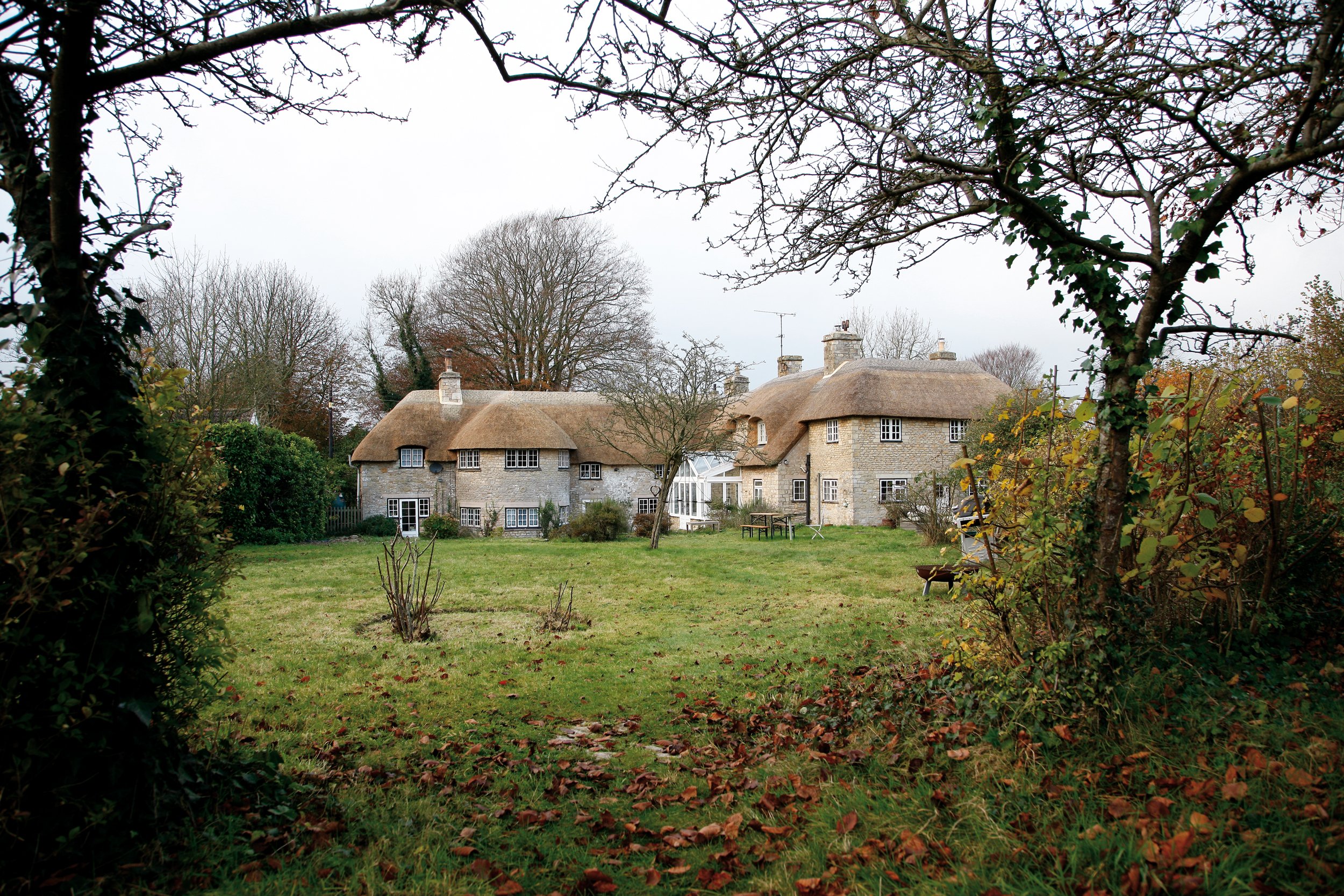 random-thatch-rear-garden7.jpg
