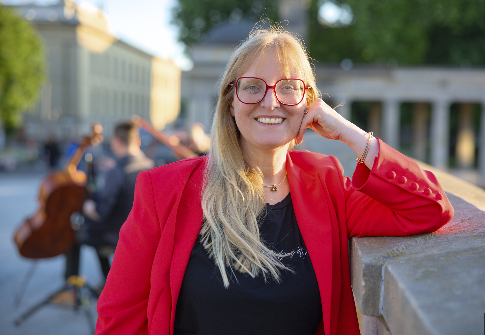 Katharina Engelhardt ist Karriere- und Führungscoach, Executive Transition Coach, Gründerin von The Female Shift Atelier