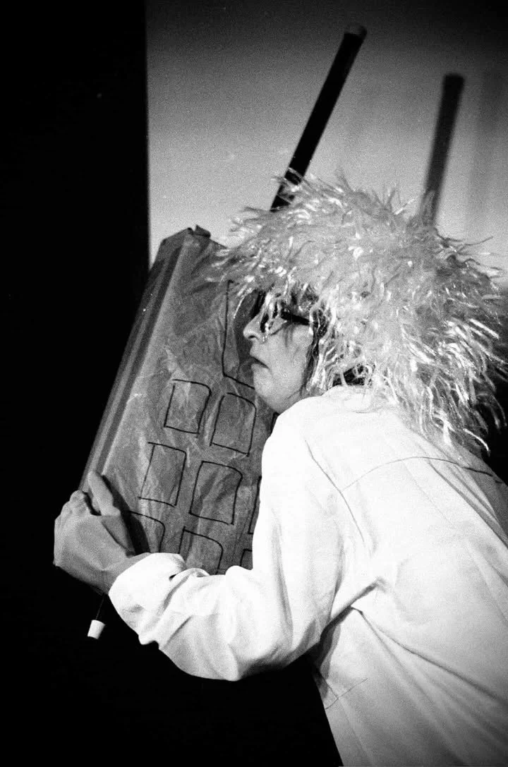 Your inventor dad from the 90s - Flubber, Gremlins