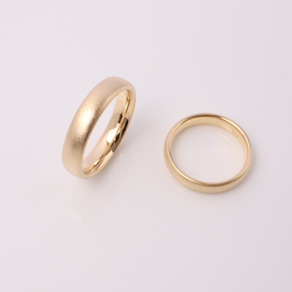 Schmuck_Langguth_Trauringe-Gold_Oval_Breit_03.jpeg