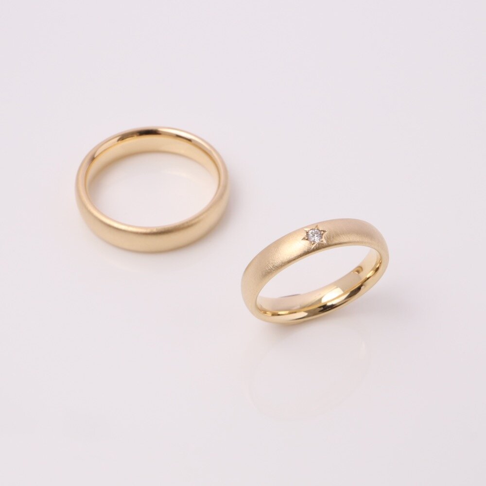 Schmuck_Langguth_Trauringe-Gold_Oval_Sternbrillant_03.jpeg