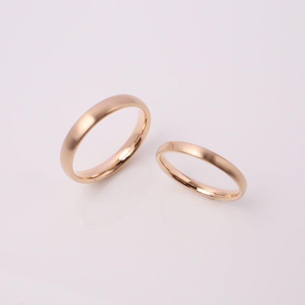 Schmuck_Langguth_Trauringe-Roségold_Oval_Schmal_01.jpeg