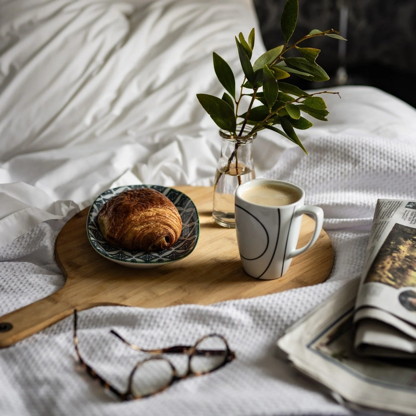 💘 Taking your partner out for a romantic night for Valentine's?
Do it mid‑week.. it&rsquo;s quieter, it&rsquo;s cosier, and let&rsquo;s be honest&hellip;
we&rsquo;re fully booked on the weekend anyway 😘
Treat them to a luxe little Hobart hideaway: 