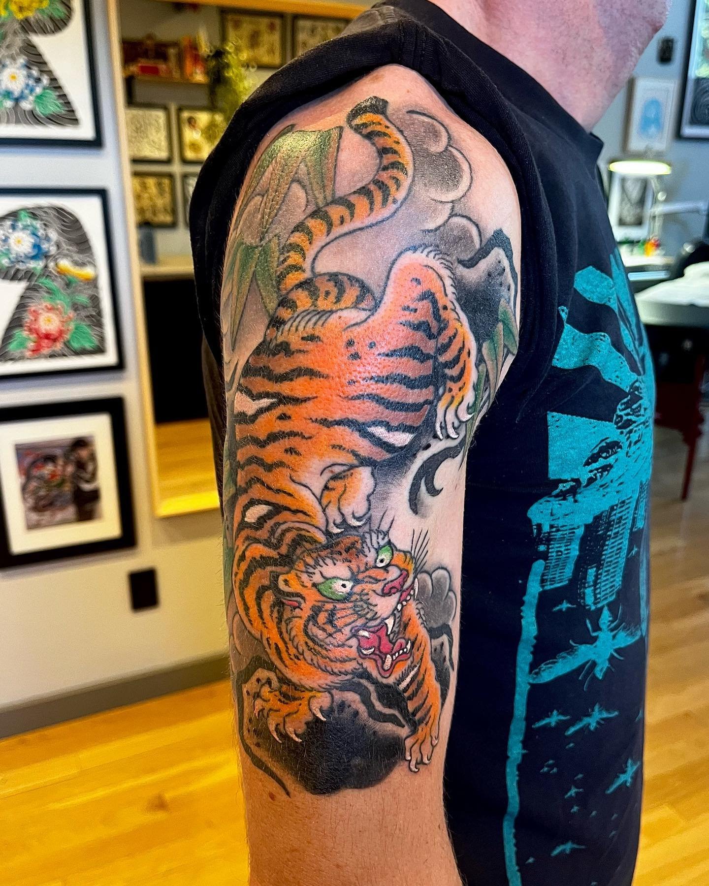 Classic one by @chrisericksontattoo ! To book with Chris directly, please visit his Instagram page of check out Ericksontattoo.com 🐅 #tigertattoo #tiger #teotentattoo #sanluisobispotattooing #sanluisobispotattooshop #centralcoasttattoo #twotentattoo