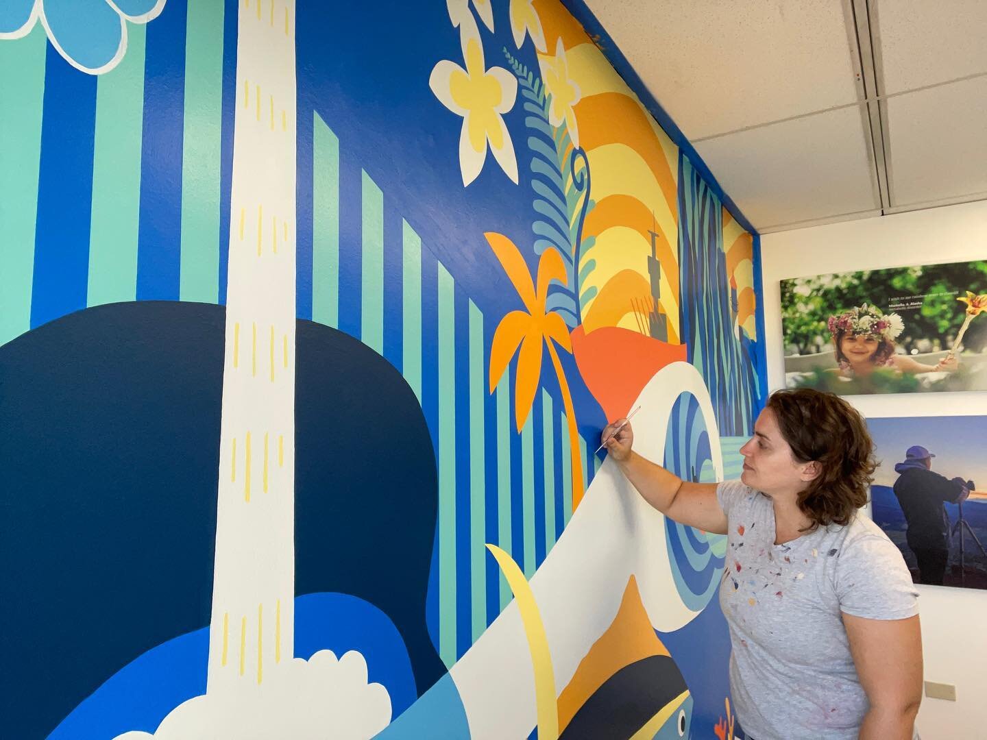 I recently finished a mural for @makeawishhawaii and it turned out amazing! I&rsquo;ll be posting some process videos soon. 😁
.
My imaginative brain had a ball designing lots of fun details throughout the composition. 
.
#hawaiimural #hawaiimurals #
