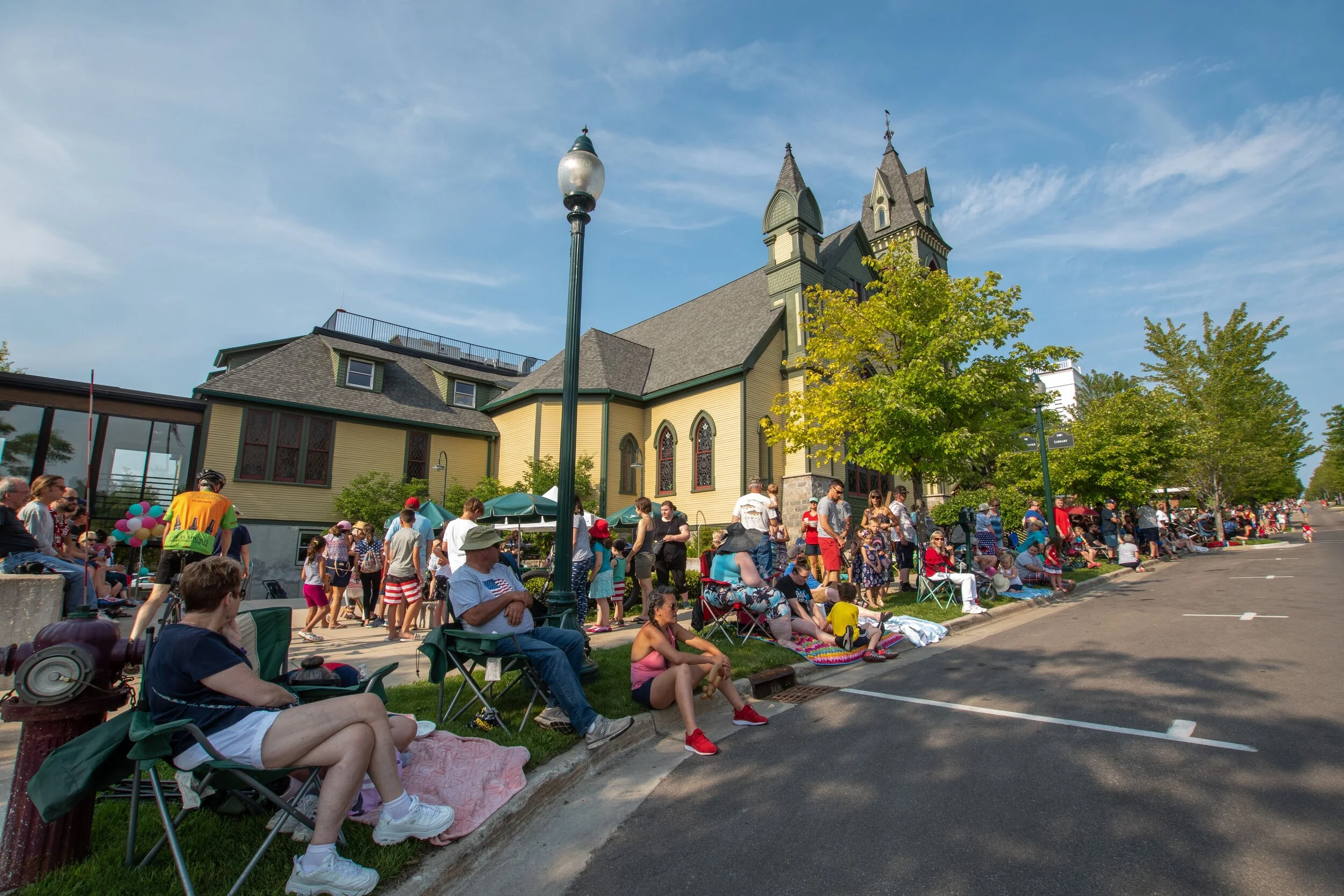 Petoskey Fourth 2021 - parade-crowd-2