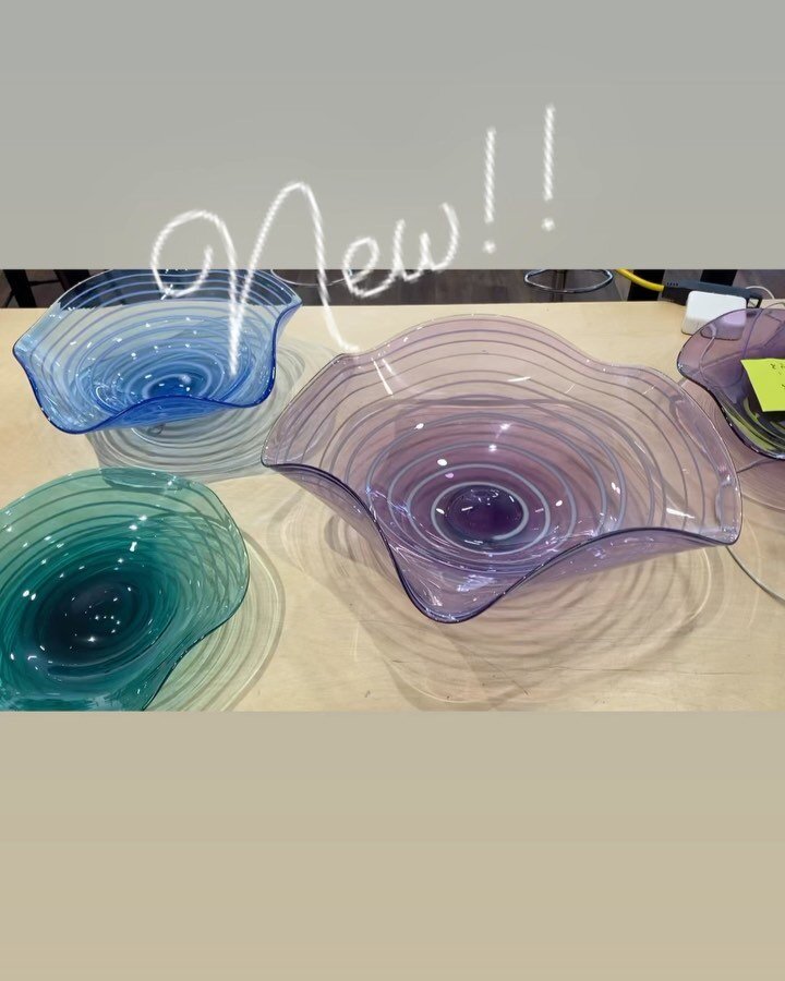 Hot from the studio and ready to install!! On sale now starting at $110!
&hellip;
&hellip;
#hotglass #glassforsale #handmade #shoplocal #supportsmallbusiness #gozelie #butlercountyexploremore #butlercountypa #pittsburghglasscenter #pittsburghartist #