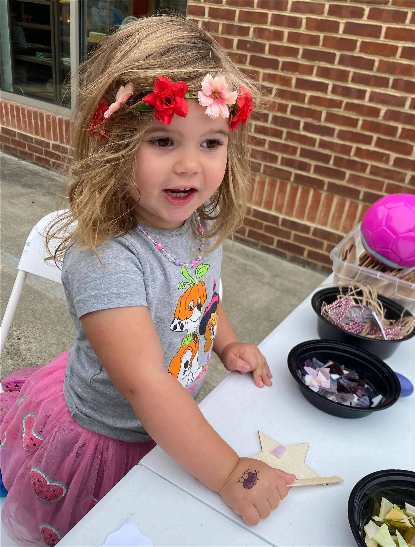 We the whole day off (the lovely G and Drue are holding down the shop and we got to enjoy all kinds of crafts. Adorable daughter on the town. @zelienopleareabusiness  @zeliefallfest