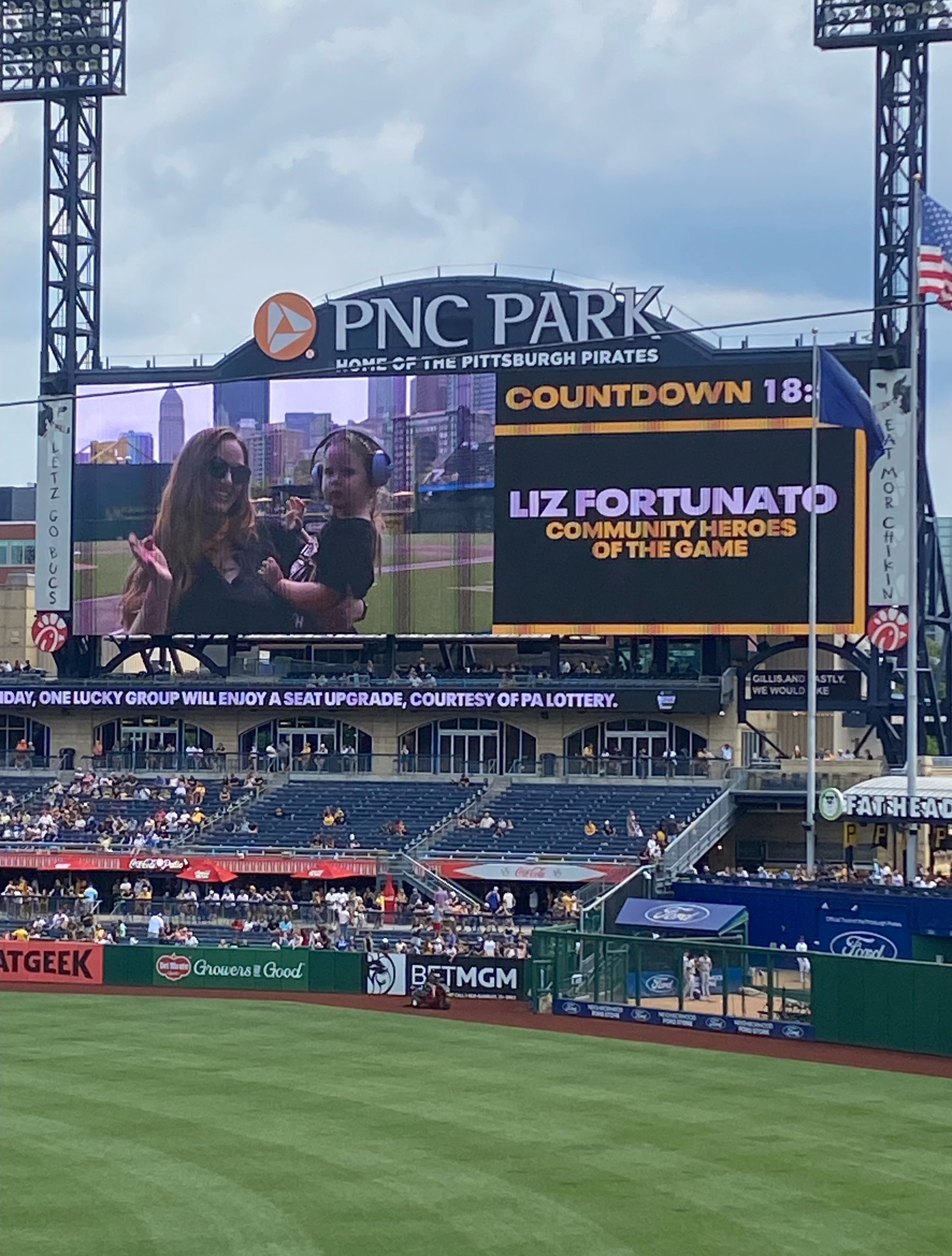 A little now and then. The Fortunato&rsquo;s go way back with @pittsburghpirates . Big thanks to @wcs_pittsburgh for recognizing me and @zelieglass (Spring Street Studios)  Bringing mosaics is a fraction of what they do everyday. 
Split screen to my 