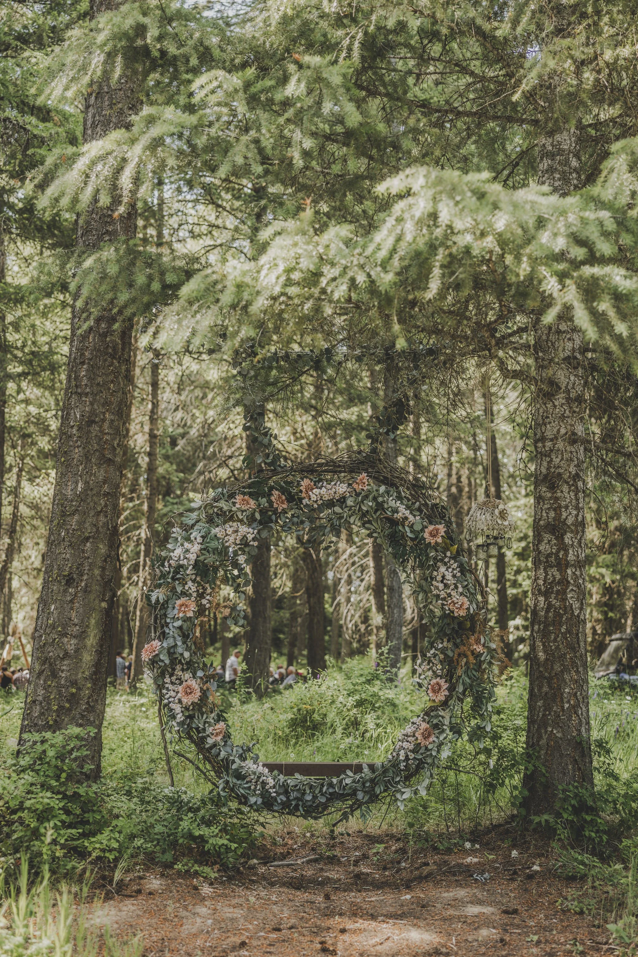 flower swing for bride and grooms picture