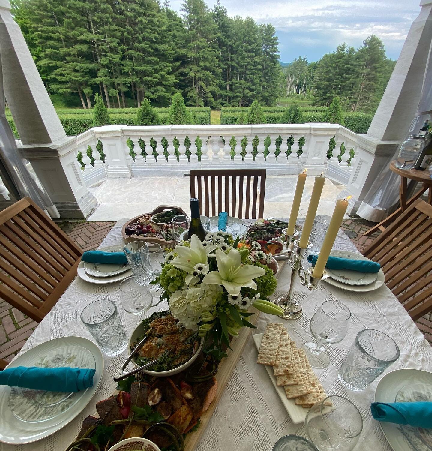 A dinner picnic with one of the best Berkshire views. @themountlenox #dinnerpicnic