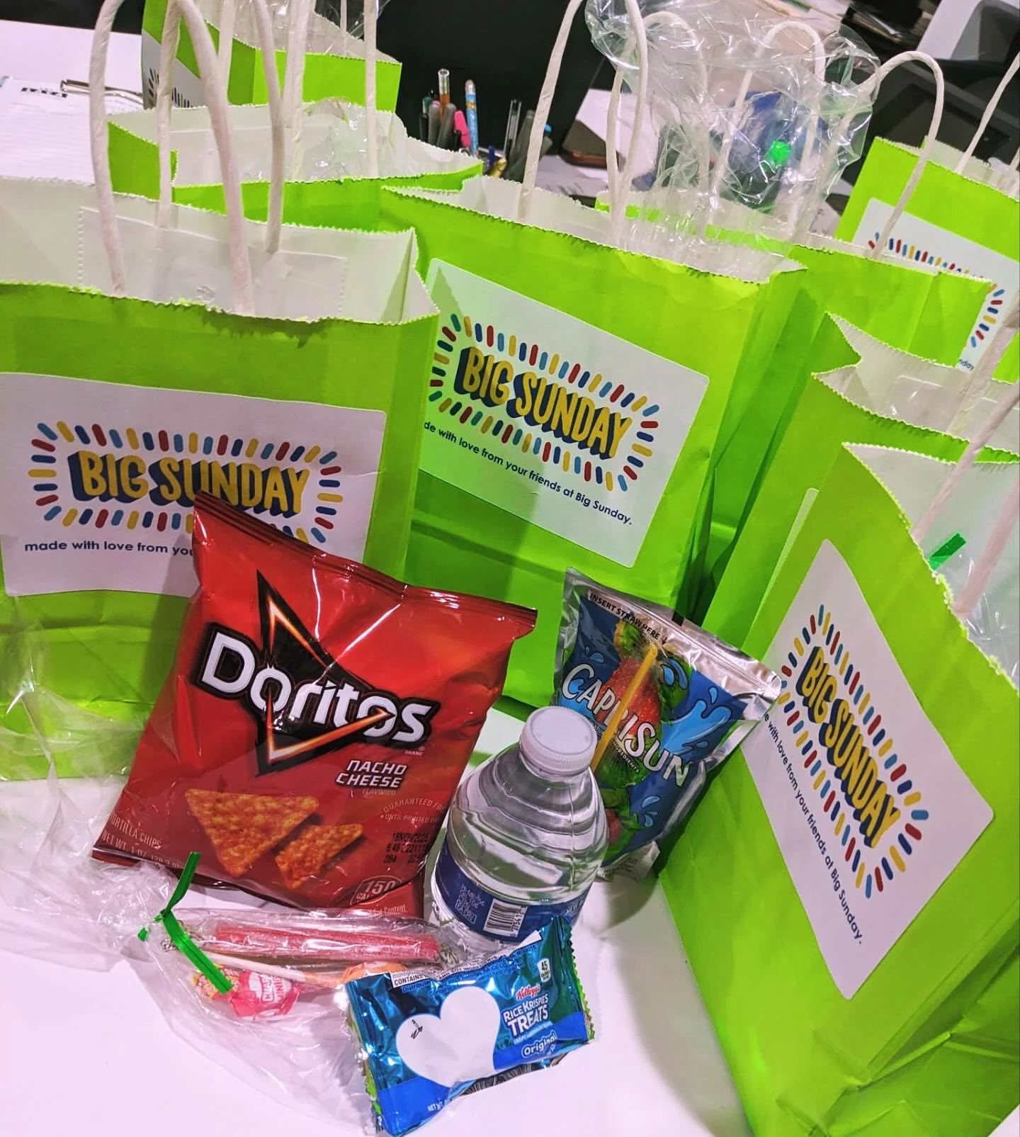 π A Huge Thank You to Big Sunday! π
We are incredibly grateful to our amazing friends at Big Sunday for their generous donation of 100 goodie bags to LA Community Alliance! π
These thoughtful care packages will be shared with members of our loca