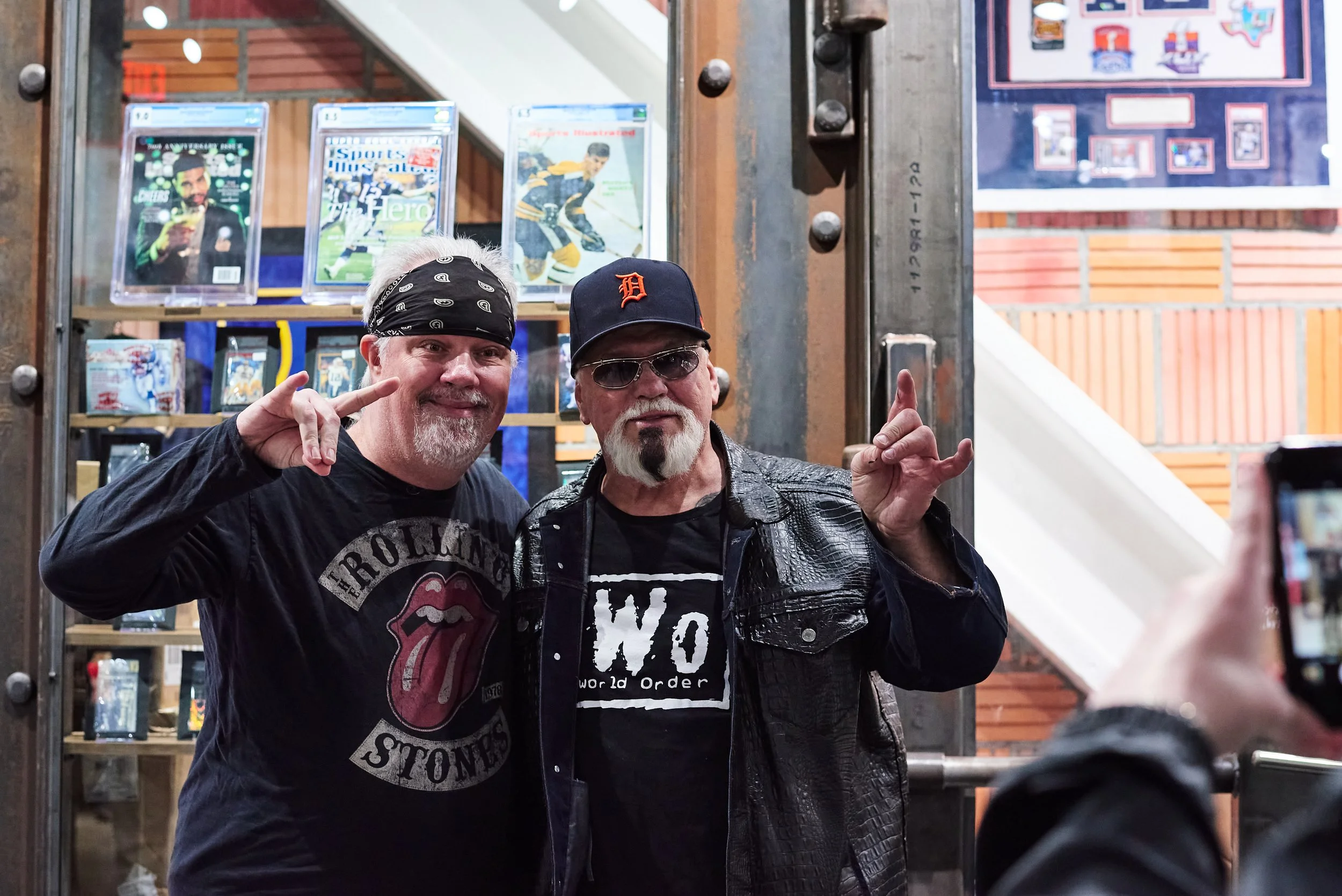 20250510_BIG NIGHT LIVE_CAUSEWAY CARD SHOW_[151] - @ERIKLORCH.jpg