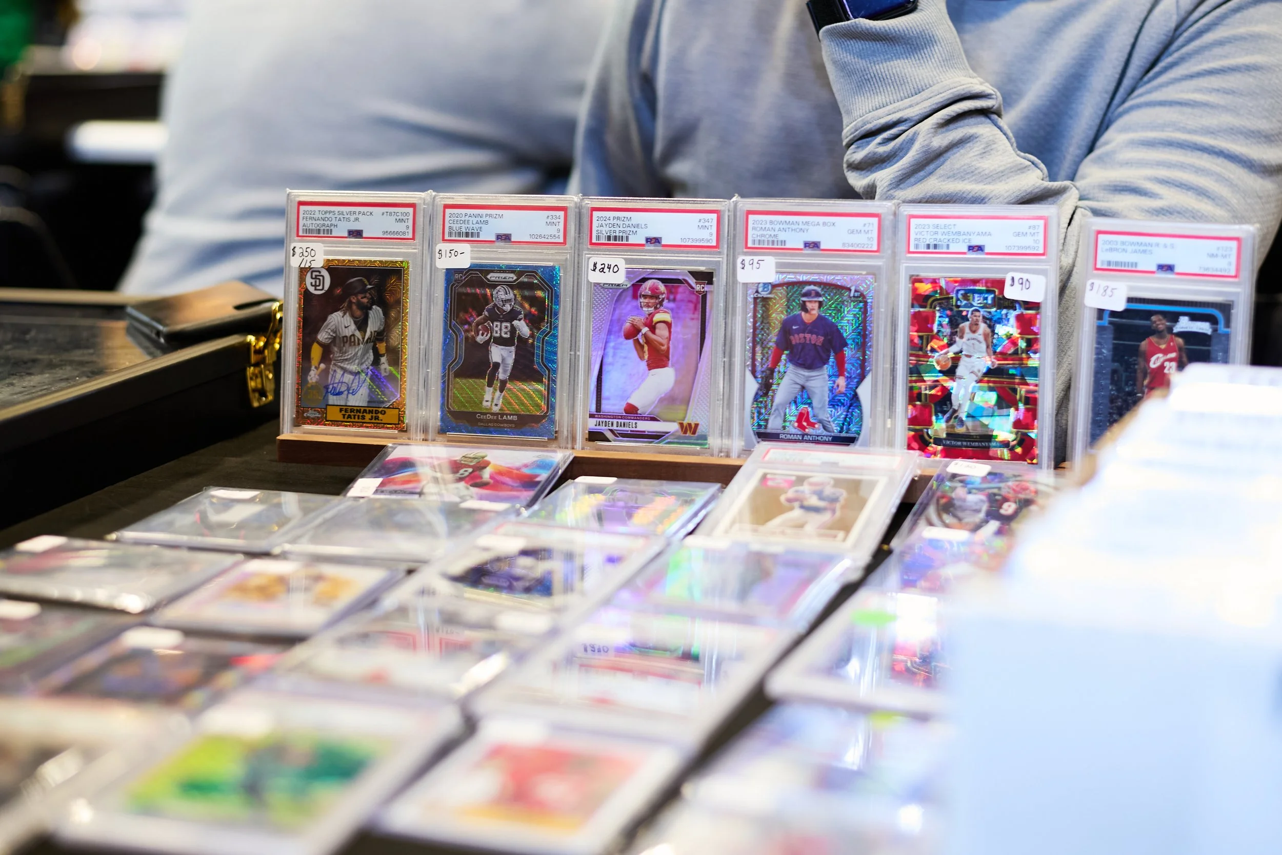 20250510_BIG NIGHT LIVE_CAUSEWAY CARD SHOW_[045] - @ERIKLORCH.jpg