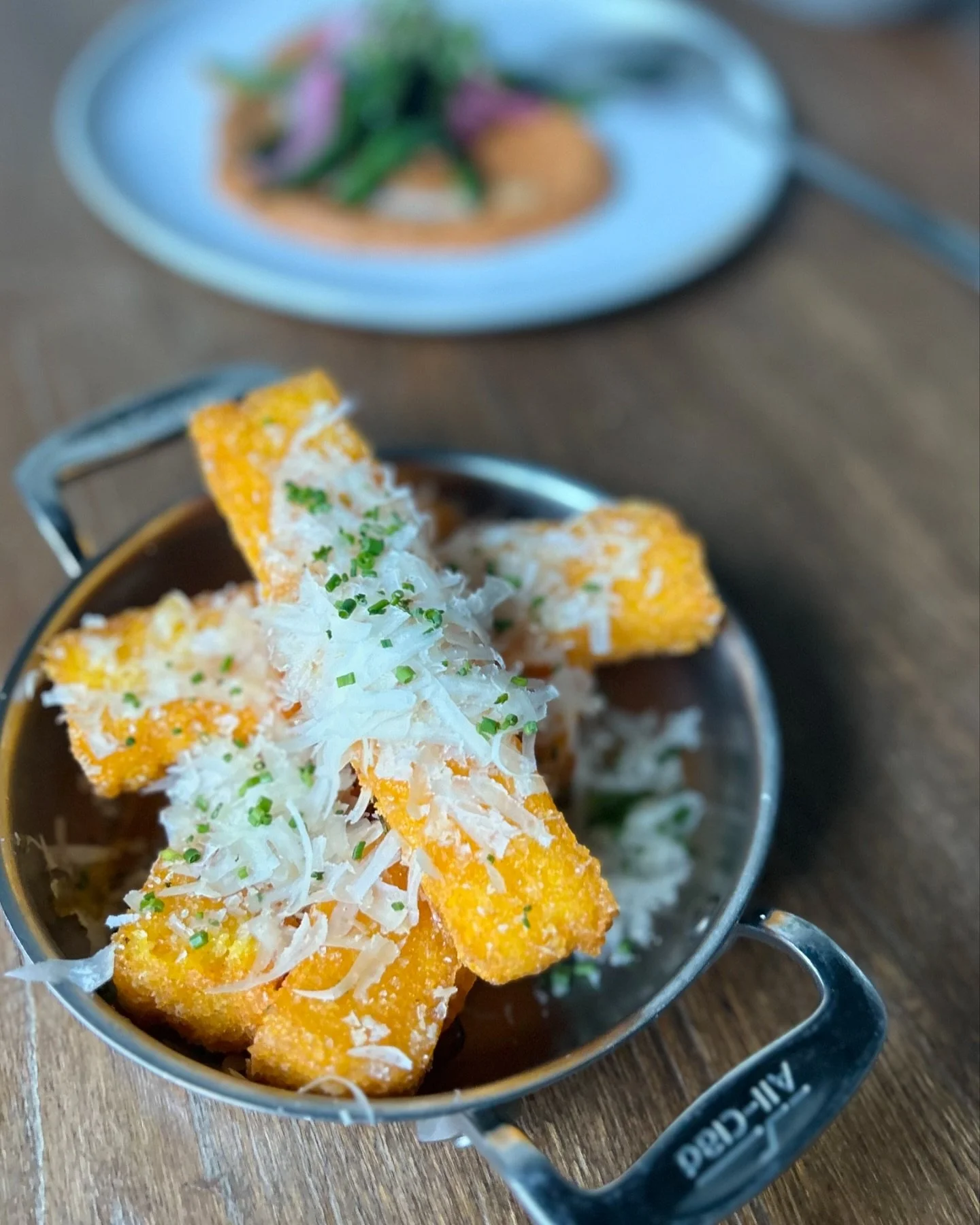 When Monday hits hard, hit back with All Day Happy Hour 👊 Come chill at the bar or patio and snack on our addictively delicious Polenta Fries 

#autumnseattle // #generalharvestseattle