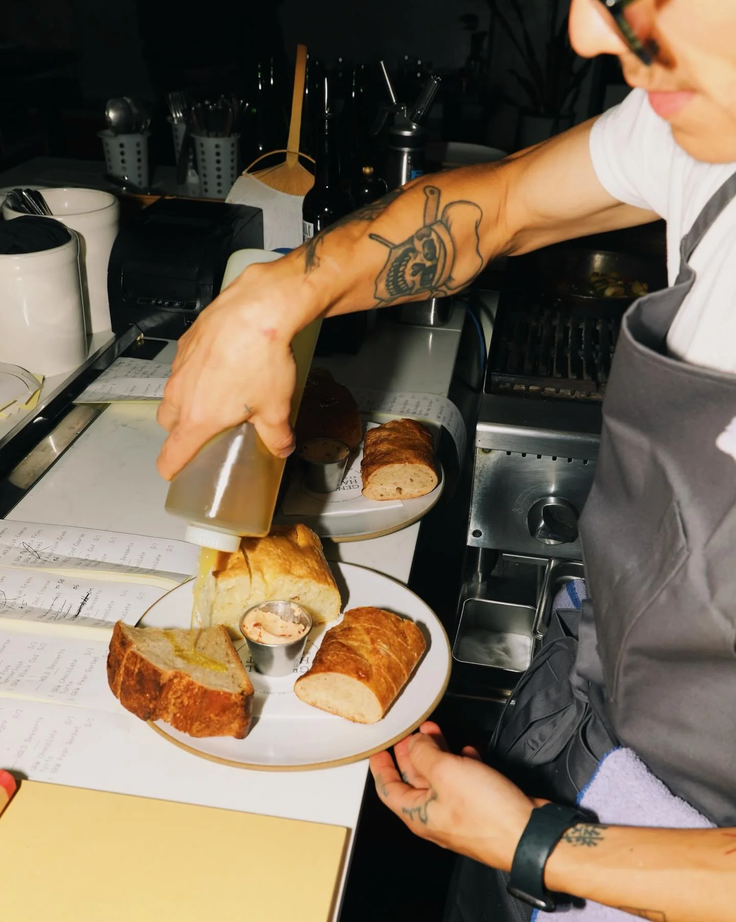 This is how you count carbs. 😌👌

Featuring our G.H. Bread Service made with an assortment of house-baked breads and sun-dried tomato butter.