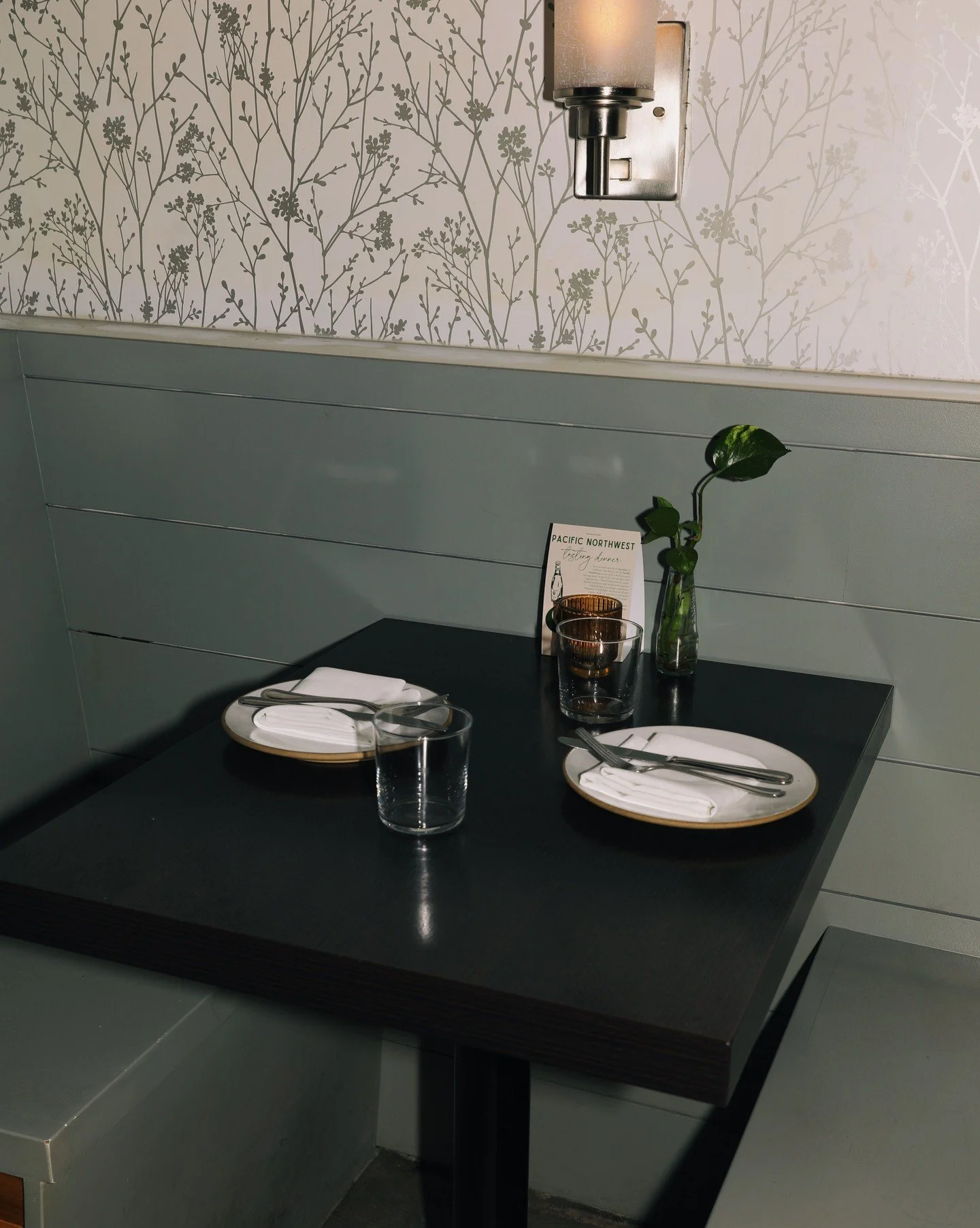 Your seat is waiting. Spend New Year&rsquo;s Eve at Autumn with last seating at 11pm&mdash;thoughtful pasta, good wine, and time well spent together.

Swipe to see our prix fixe menu for the night. &Agrave; la carte menu available at the bar. Reserve