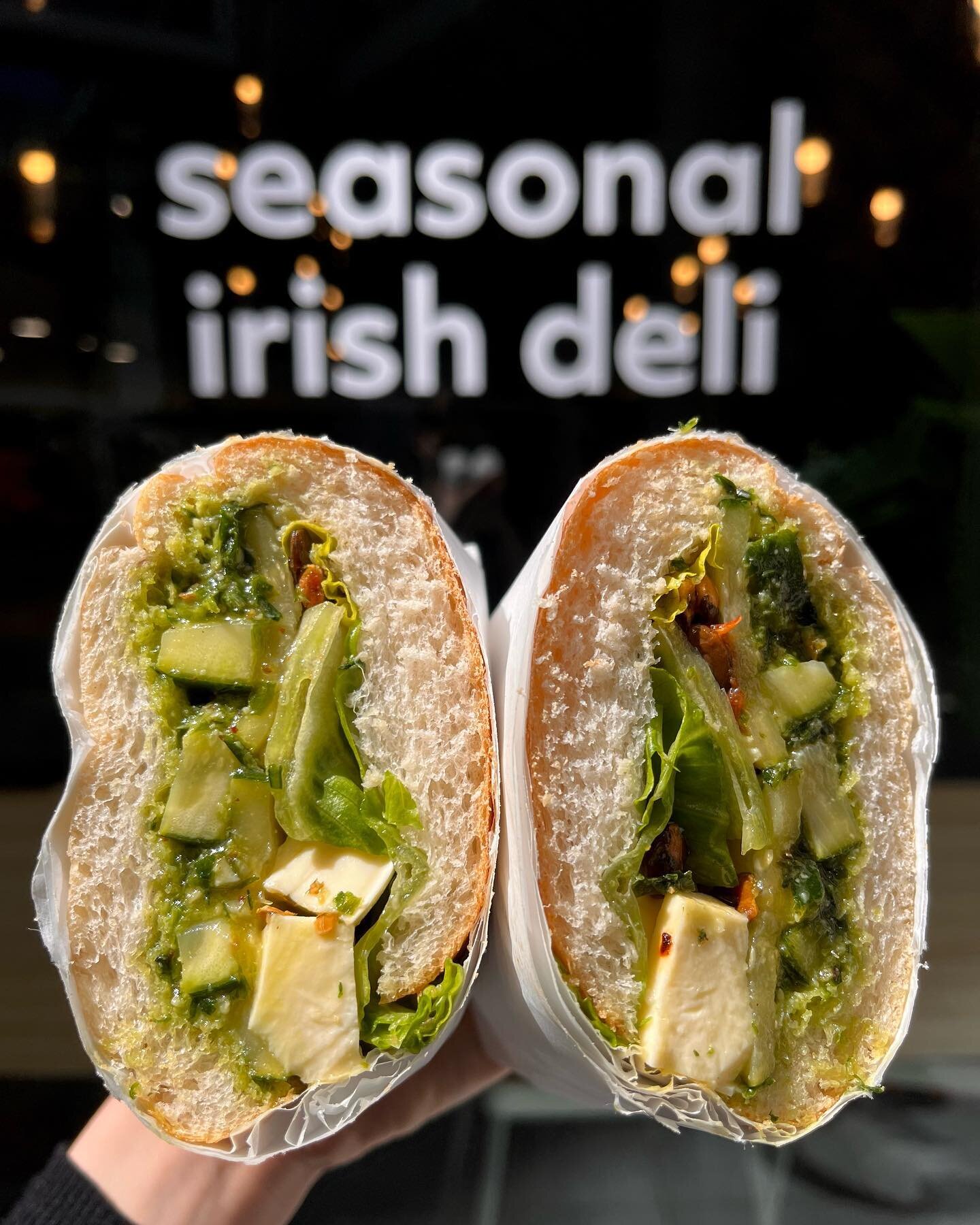 summer veg sandwich in the house.☀️

marinated irish summer veg, house dried tomatoes, irish wild garlic pesto, irish mozzarella and pumpkin seeds. available today in Hatch st. 

#summer #deli #summerdublin