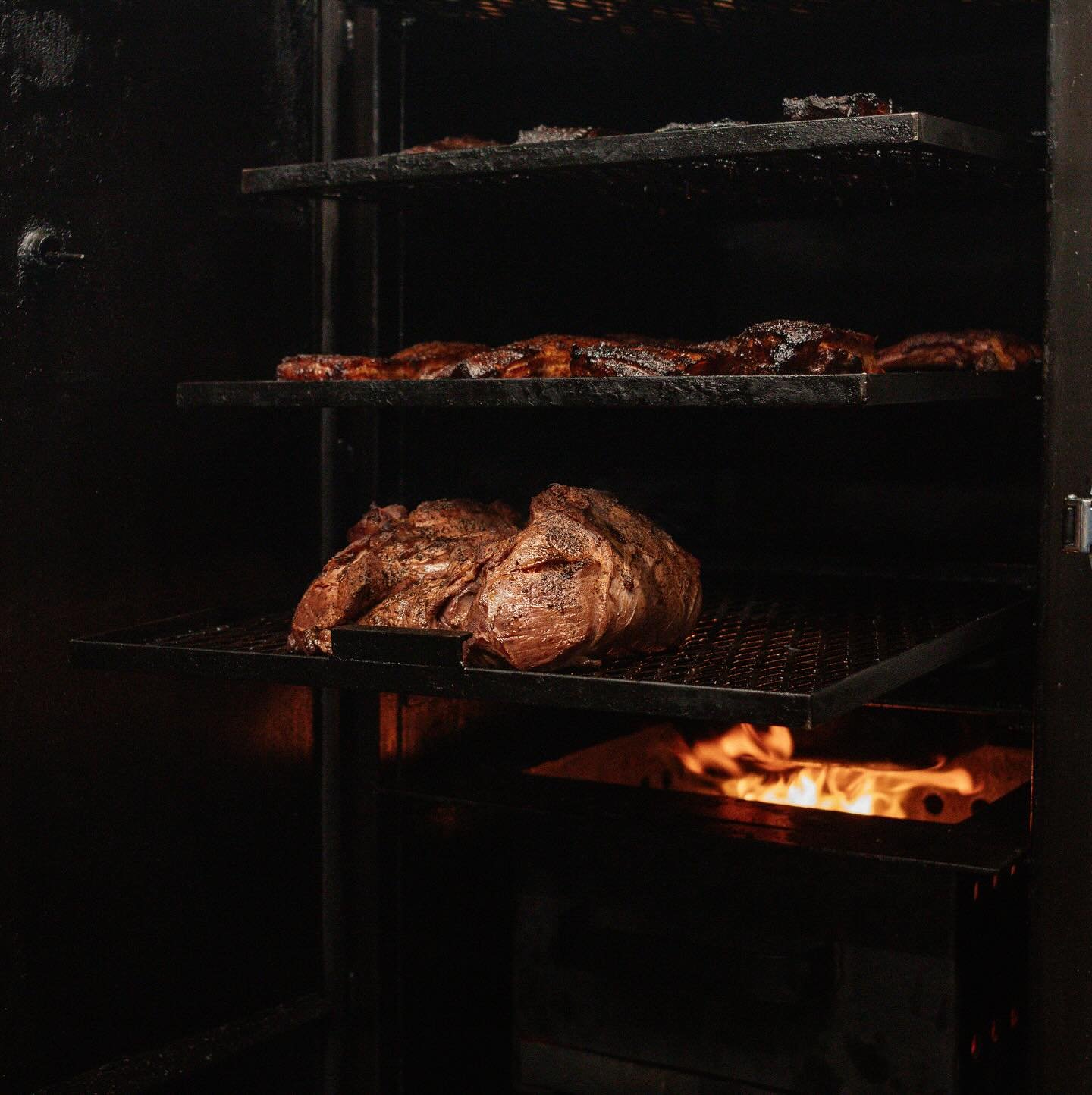 Fire’s lit
Let’s crush this week.
#seasonaldeli #seasonalirishsandwiches #firecooking🔥