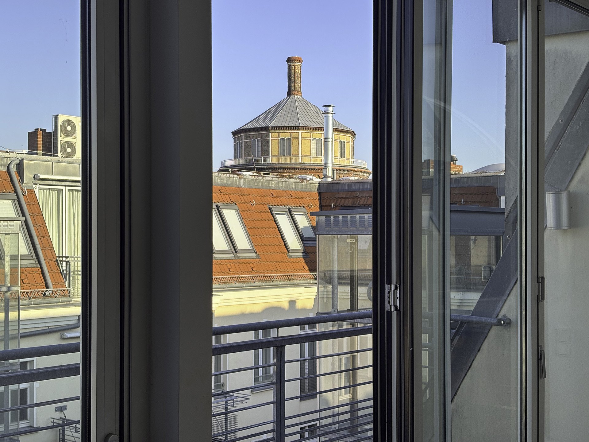 Zuhause über den Dächern Berlins – Charmante Maisonette am Wasserturm