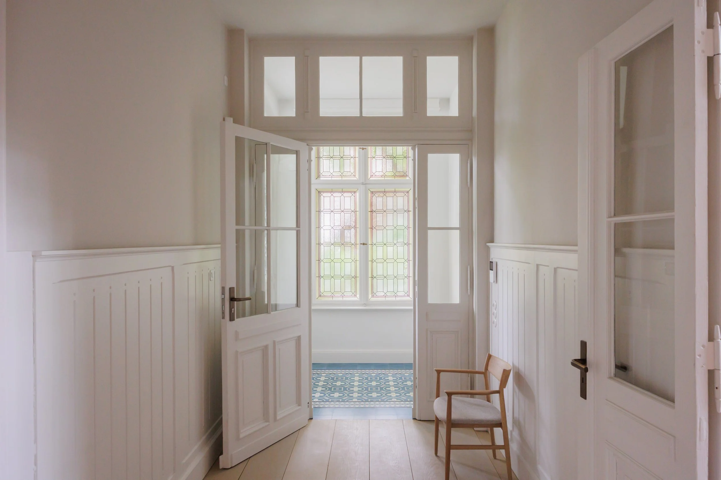 Gründerzeitvilla in Zehlendorf – Neu interpretiert durch klares Interior
