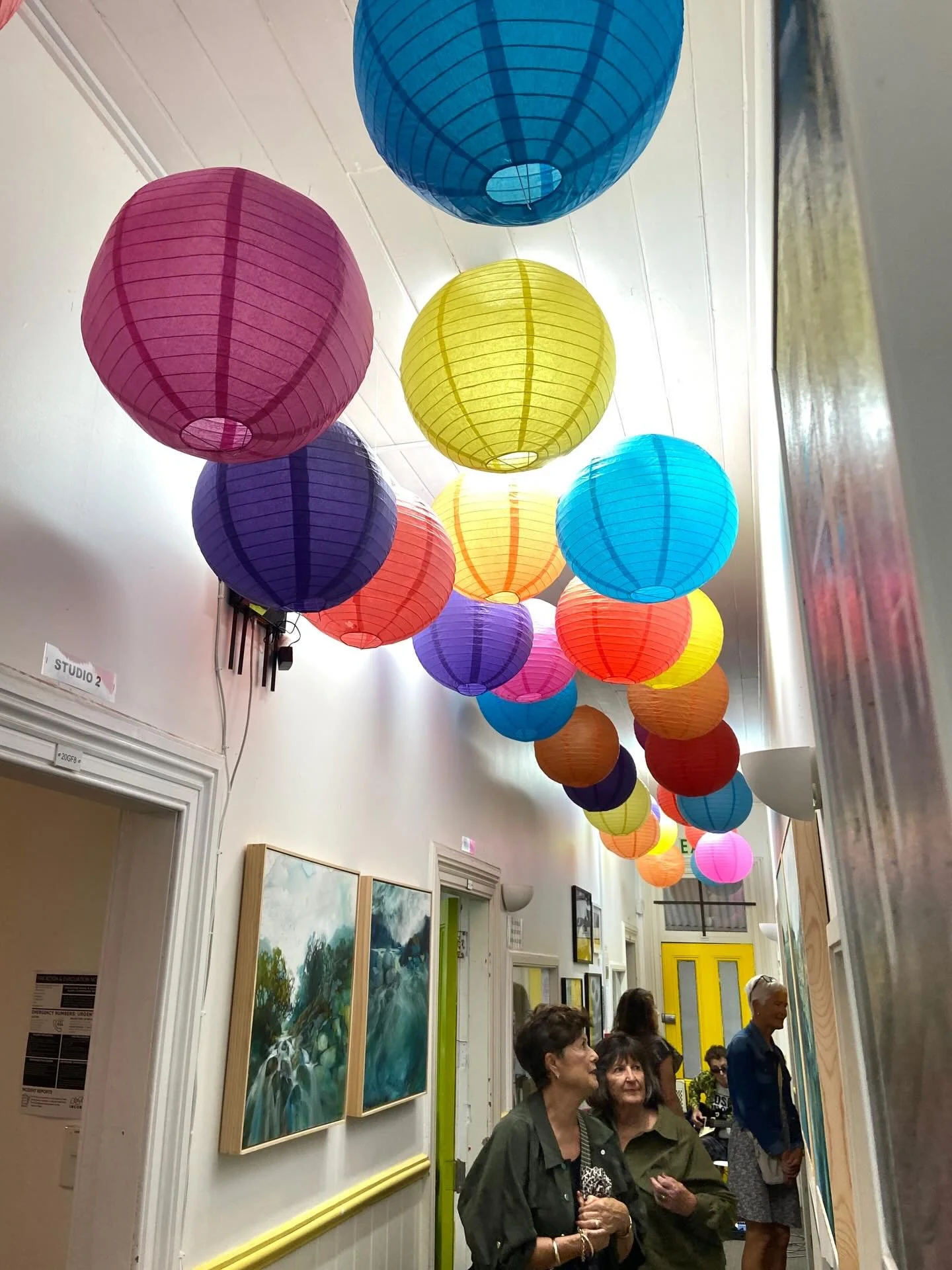 Thank you to everyone who stopped by for a chat tonight at the Open Studio. I planned to take a heap of photos - but this is pretty much it 🤪

Thanks also to my Villa Studios house mates for a lovely, warm welcome this week❤️

@leahcreaven_rugs 
@sh