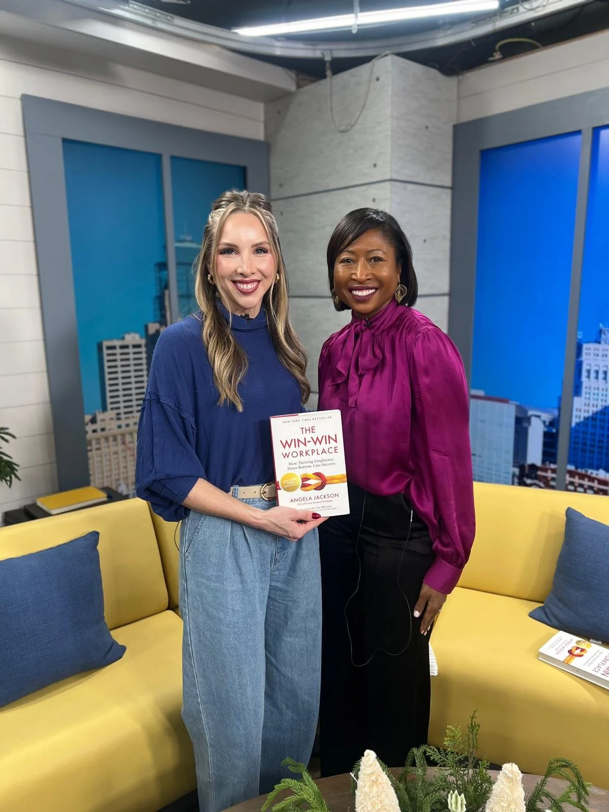Still smiling about this one. Last week in Kansas City I got to join @carrie.gillaspie on the #FreshReads segment at Great Day KC @fox4kc and talk about The Win-Win Workplace and the real work behind building strong, high-performing organizations.

A