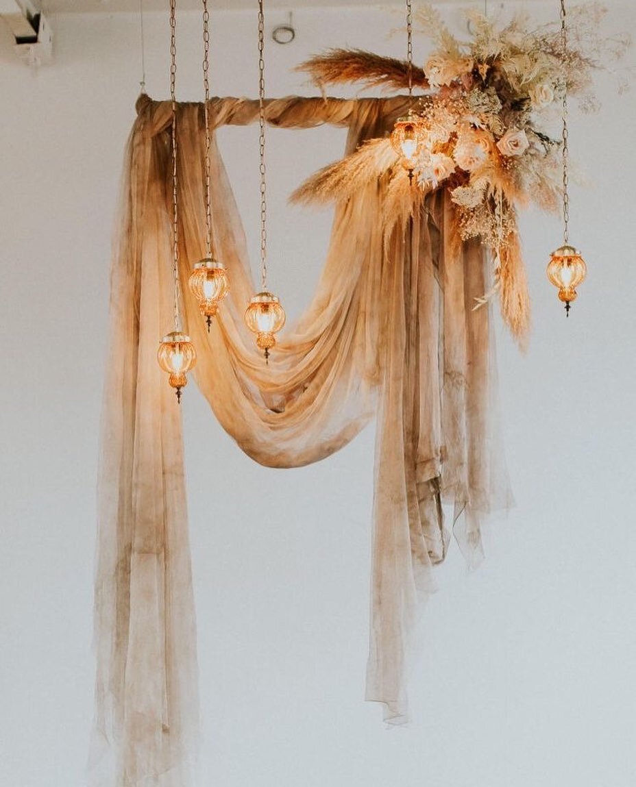 I have some incredible weddings coming up over the next few months I am soooo excited for 🥰🥰🥰 My Pinterest must know because I&rsquo;m getting lots of wedding inspo like this dreamy arbour set up 😍✨ If you are searching for your celebrant that wi