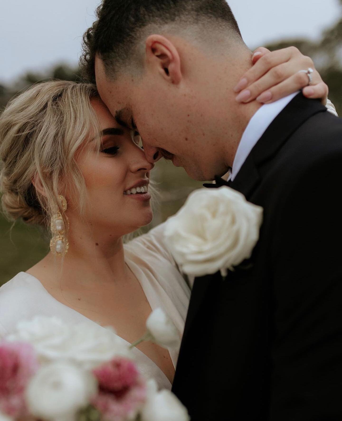 Hard to pick a favourite with these two but this one has to be up there and definitely deserves a place on the grid 😍🥰✨ 

An incredibly sweet elopement with their nearest and dearest, perfectly suited to the love they share. Your wedding day can be