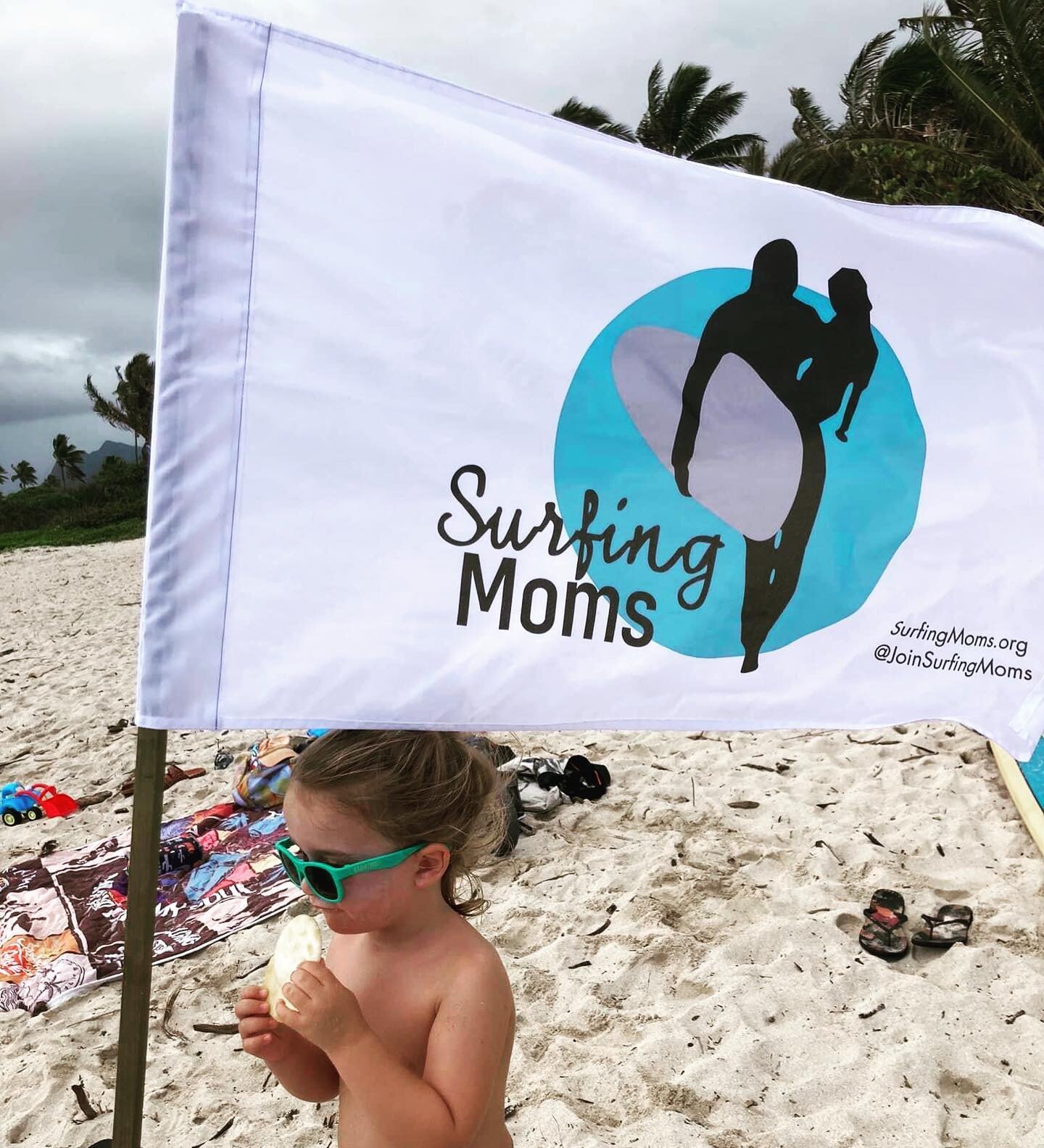 All out meet ups will have a flag up so it&rsquo;s easy to spot us! #SurfingMoms