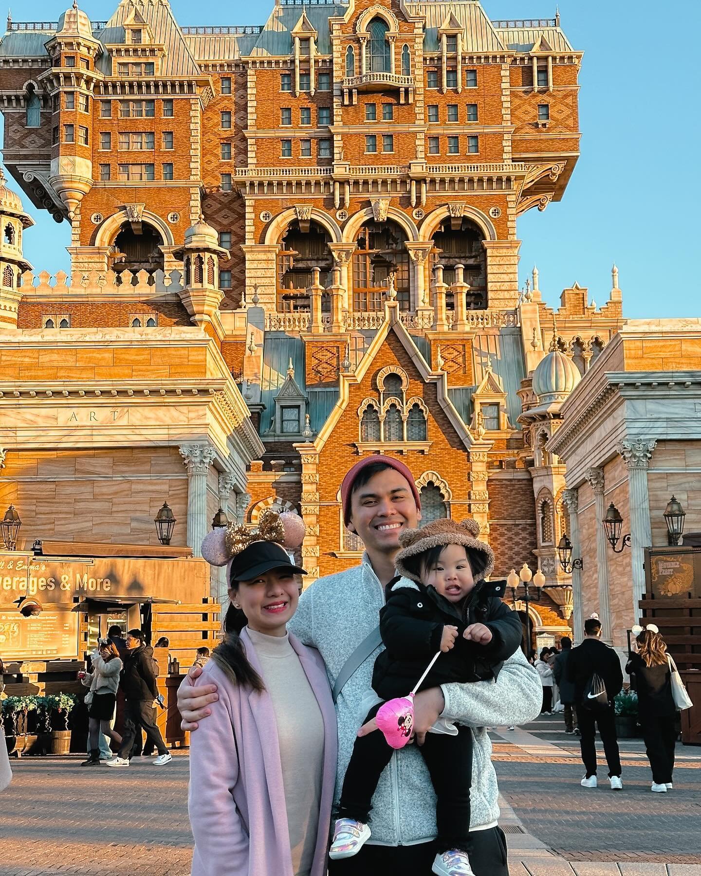 Some of our most favorite snaps at Tokyo DisneySea with our little Skylar! 🌎 This day was truly one for the books, filled with laughter and wonder. We&rsquo;ll always cherish this first-time experience and hold these memories close to our hearts. 💕