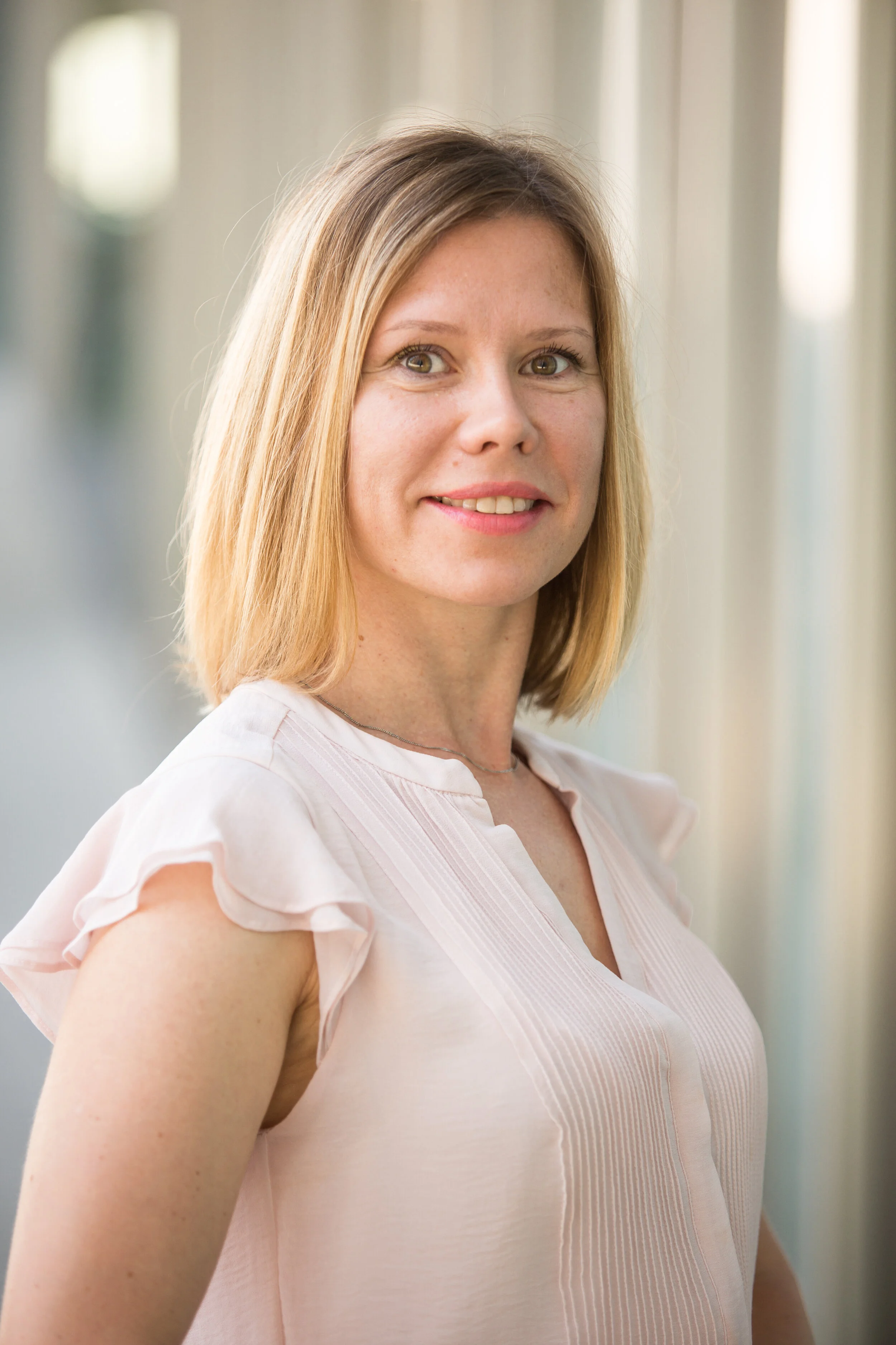 Olesya Van Dijck, LPC, ATR-P, couples therapist in Washington DC and Arlington, Virginia