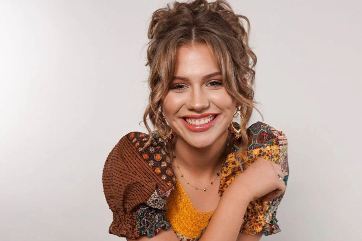 Episode 416. American Idol and String Cheese with Hannah Harper