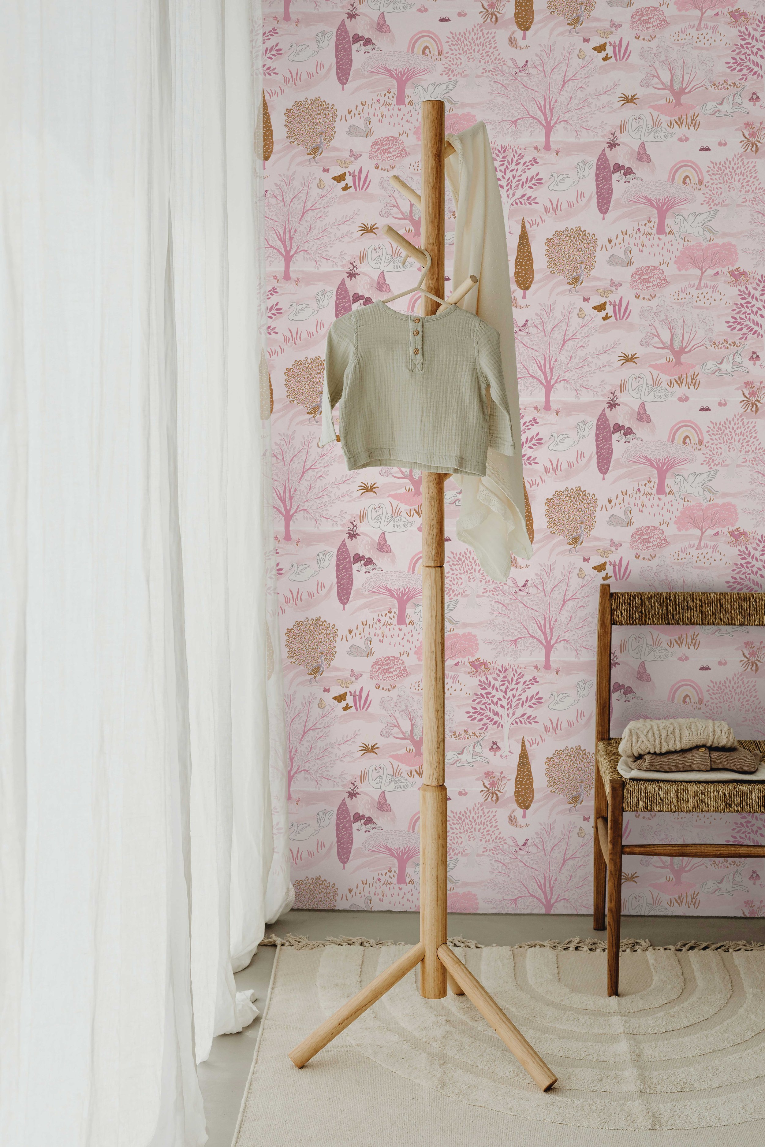 SS14249-sheshe-bubble-gum-pink-into-the-forest3.jpg
