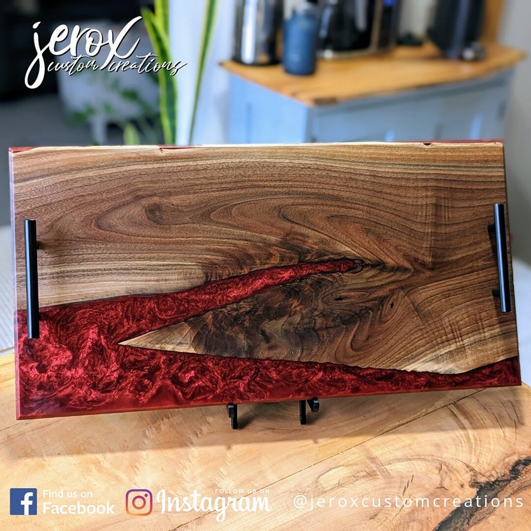 A super unique piece of black walnut, blood red epoxy with a sweet chamfered edge? Yes please!! Super stoked on this piece and I'm sure it'll make a nice piece in someone's home. Hit me up if you'd like it for yourself. 
.
.
 #jerox #maker #makersgon