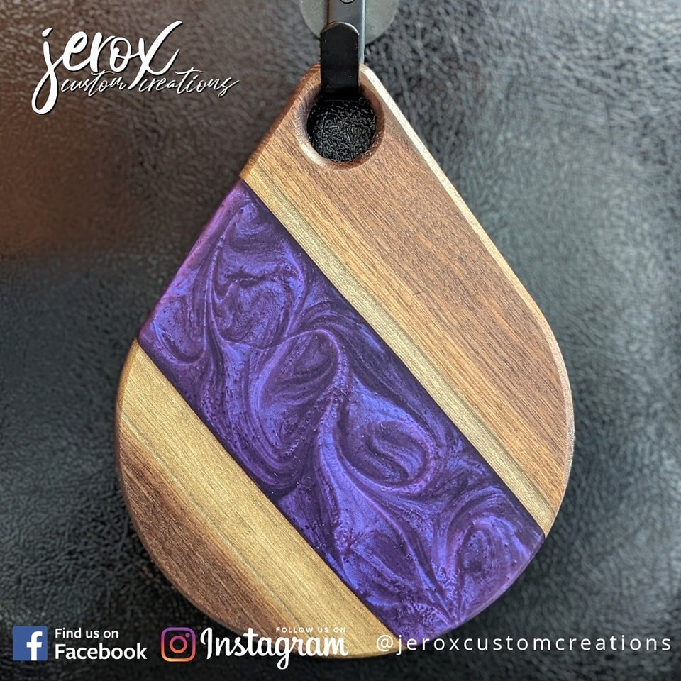 Another beautiful tear drop cheese board heading out into the world. Love this purple shade paired with walnut!
.
.
#jerox #maker #makersgonnamake #ontario #orangeville #dufferincounty #woodsigns #smallbusiness #shoplocal #supportlocal #homedecor #ha