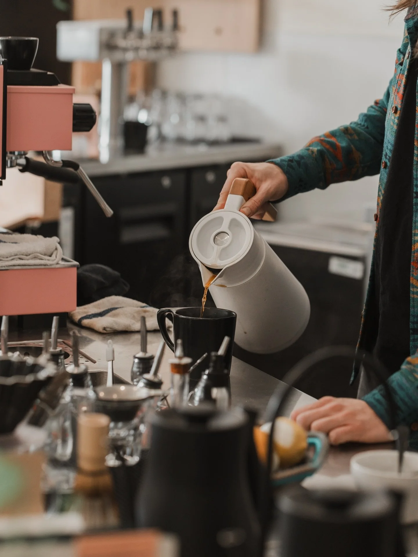 Rocking the Aji Bourbon thermal shock with a washed Colombian today!! Drip rips?