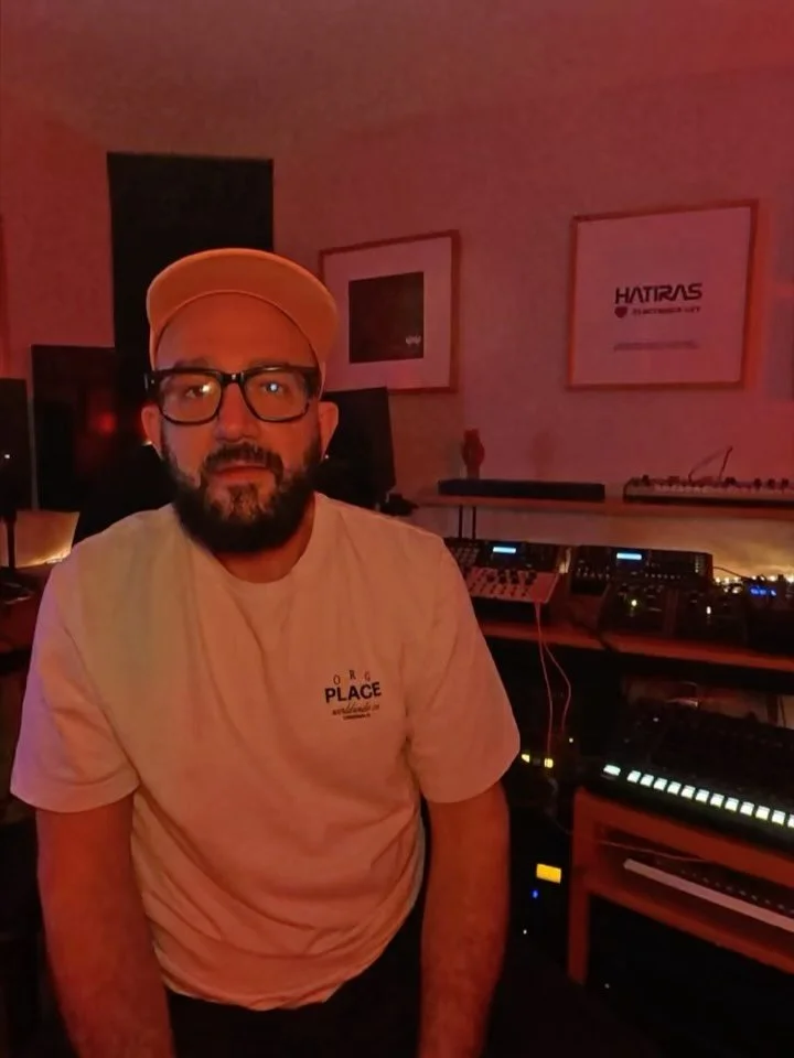 Saturday Dec 6th 
11:55PM to 10AM 
at @comfortzonee_toronto
🎵❤️
@hatiras @manzonestrong @mizmegs @theycallmekage 

Tickets: www.ComfortZoneToronto.ca

Track ID in clip: "Bad Mon Sound" @hatiras @mau5trap (Dec 19 release) 👽

#HouseMusic #T