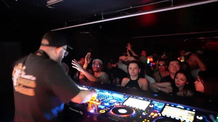 Some moments from my set at @comfortzonee_toronto 
A huge thank you and much love to everyone who came to the party and made it so much fun! ❤️🪩👉👉

1 &ldquo;Hypnotized&rdquo; @hatiras on @toolroomrecords 
2 &ldquo;Bad Mon Sound&rdquo; @hatiras on 