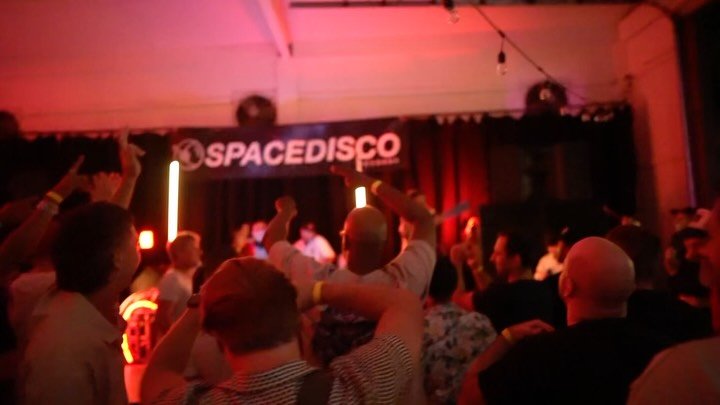 "Bad Mon Sound" @hatiras on @mau5trap dropped at the @spacediscorecords 9 year party! ❤️🌴🪩👉

#BadMonSound #HouseMusic #Hatiras