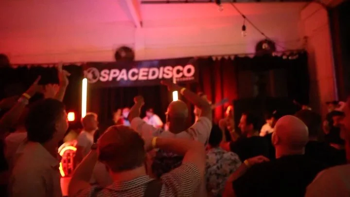 "Bad Mon Sound" @hatiras on @mau5trap dropped at the @spacediscorecords 9 year party! ❤️🌴🪩👉

#BadMonSound #HouseMusic #Hatiras